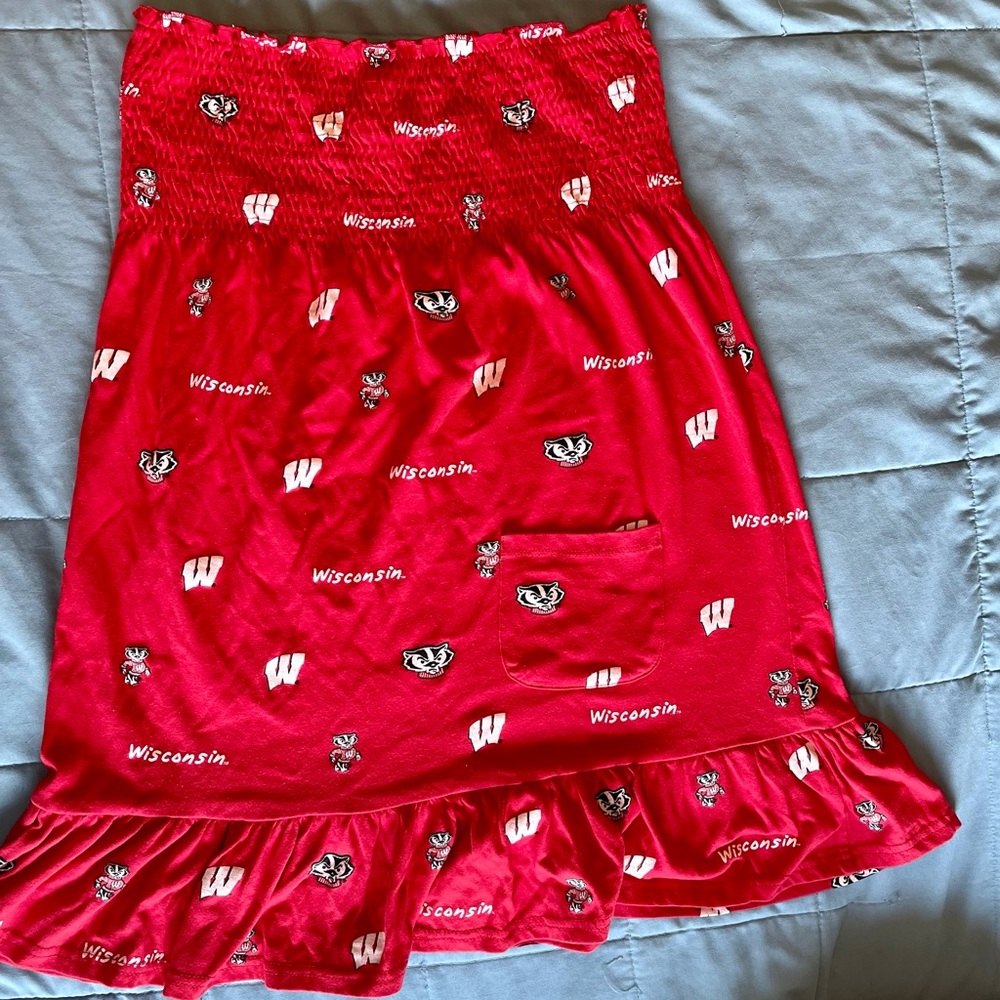 WI Badgers swim coverup